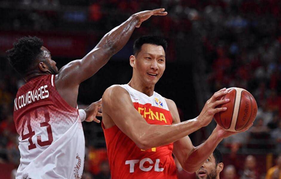 杨若晴微笑着点点头，两个弟弟跟着他，她放心。